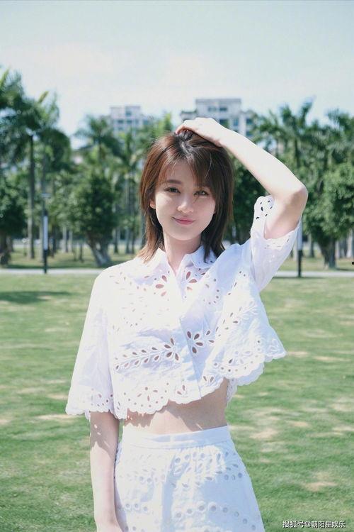 娱乐吃瓜酱服饰图片高清,揭秘娱乐吃瓜酱服饰的吸睛魅力  第1张