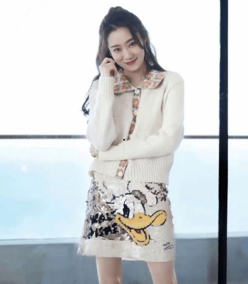 娱乐吃瓜酱服饰图片高清,揭秘娱乐吃瓜酱服饰的吸睛魅力  第2张